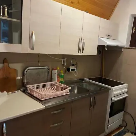 Rujiste Vikendica Weekend House *