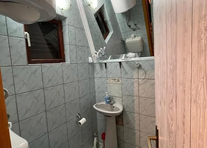 Сasa de vacaciones Rujiste Vikendica Weekend House